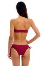 Load image into Gallery viewer, Model Back: Rio De Sol Top Top Uv-Desejo Bandeau-Reto
