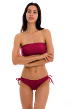 Load image into Gallery viewer, Model Front: Rio De Sol Set Set Uv-Desejo Bandeau-Reto Madrid