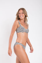 Load image into Gallery viewer, Image 03: Rio De Sol Top Top Collage Amelia