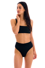 Load image into Gallery viewer, Model Front: Rio De Sol Top Top St-Tpz-Black Reto