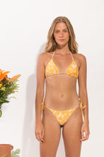 Load image into Gallery viewer, Model Front: Rio De Sol Top Top Sunny-Forest Tri-Inv