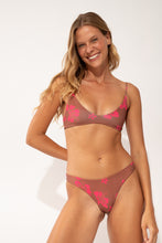 Load image into Gallery viewer, Image 07: Wednesday In Hawaii By Rio De Sol Top Top Pua-Coco-Guava Hana
