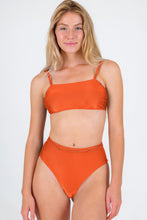 Load image into Gallery viewer, Gallery: Rio De Sol Set Set Paprica Bandeau-Reto Hotpants
