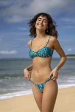 Load image into Gallery viewer, Image 06: Rio De Sol Bottom Bottom Rain Cheeky-Crispy
