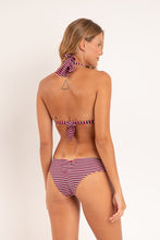 Load image into Gallery viewer, Model Back: Rio De Sol Set Set Garoupa Mel
