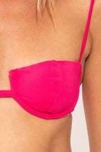 Load image into Gallery viewer, Image 06: Wednesday In Hawaii By Rio De Sol Top Top Guava Shell
