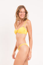 Load image into Gallery viewer, Bottom Amarelo Cheeky-Crispy
