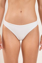 Load image into Gallery viewer, Gallery: Rio De Sol Bottom Bottom Sand-White Essential-Comfy
