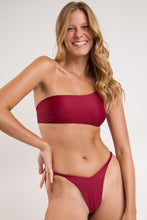 Load image into Gallery viewer, Image 10: Rio De Sol Top Top Touch-Carmim Isadora
